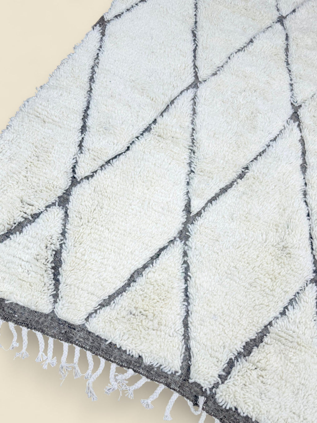 Moroccan Tihya Berber Carpet – Neutral Cream Shag Rug