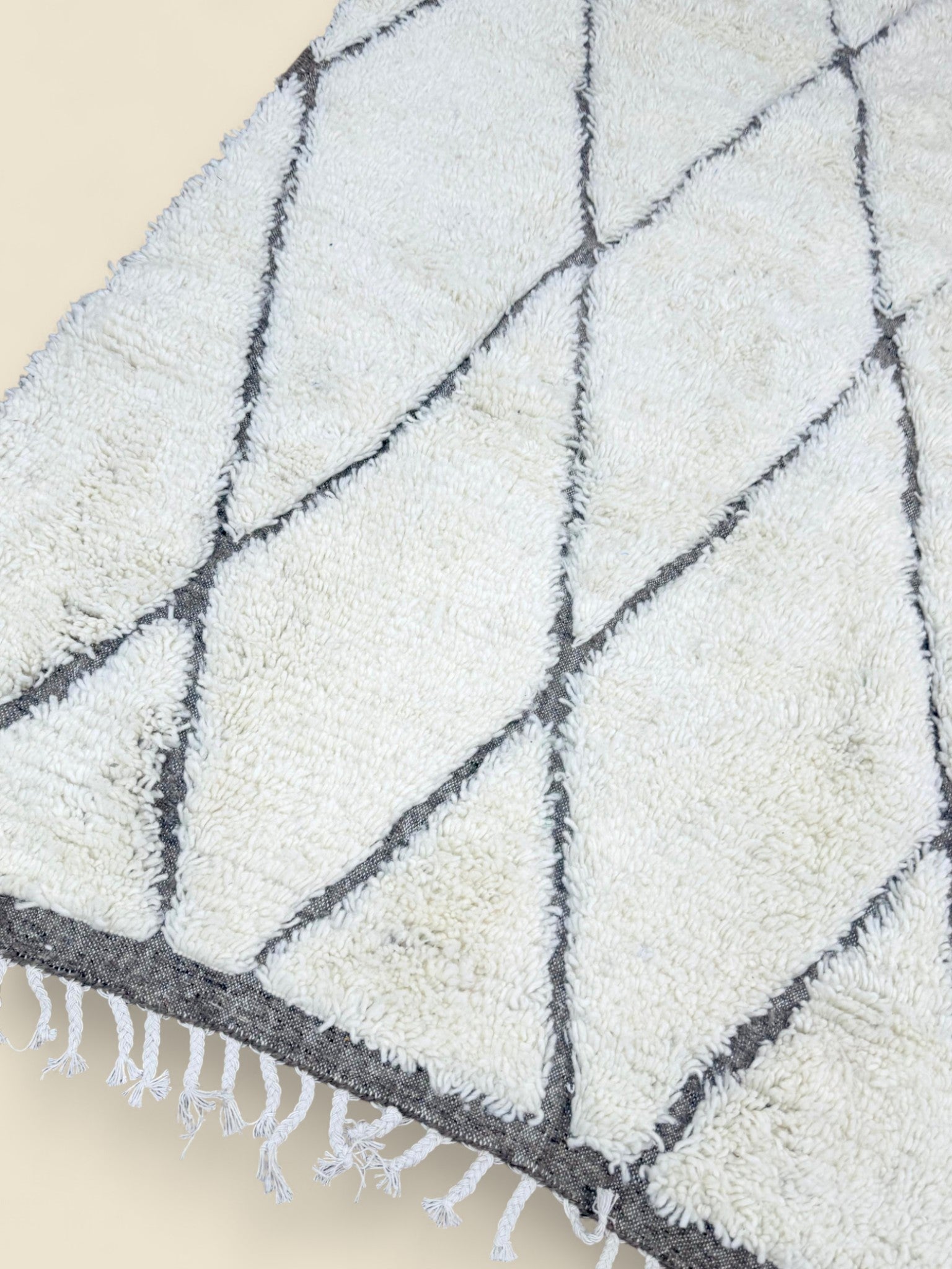 Moroccan Tihya Berber Carpet – Neutral Cream Shag Rug